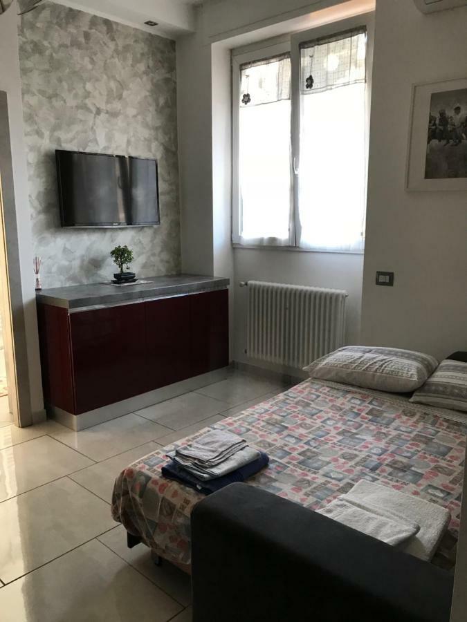 Accogliente Bilocale Lägenhet Milano Exteriör bild